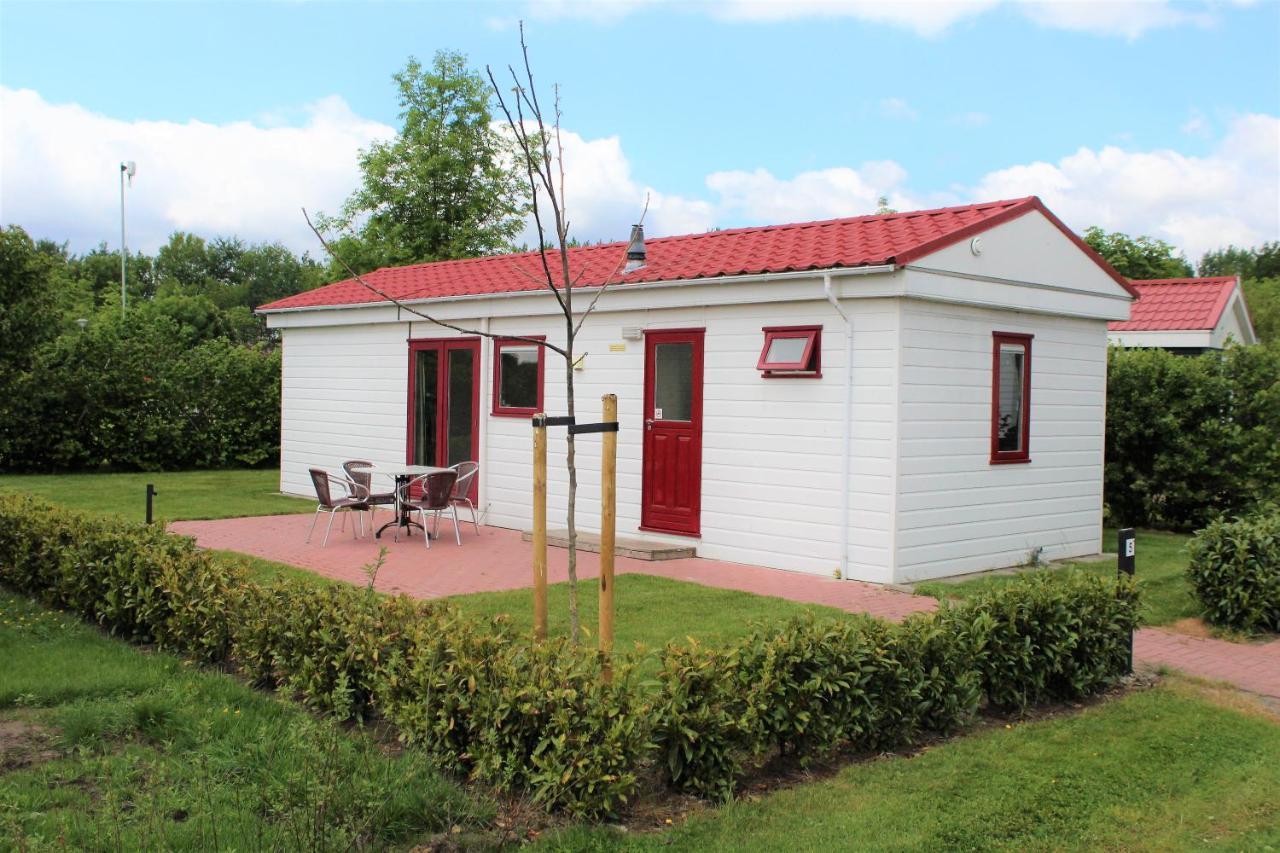 Hofgalow Chalet Op Camping "De Stal" Drijber Kültér fotó