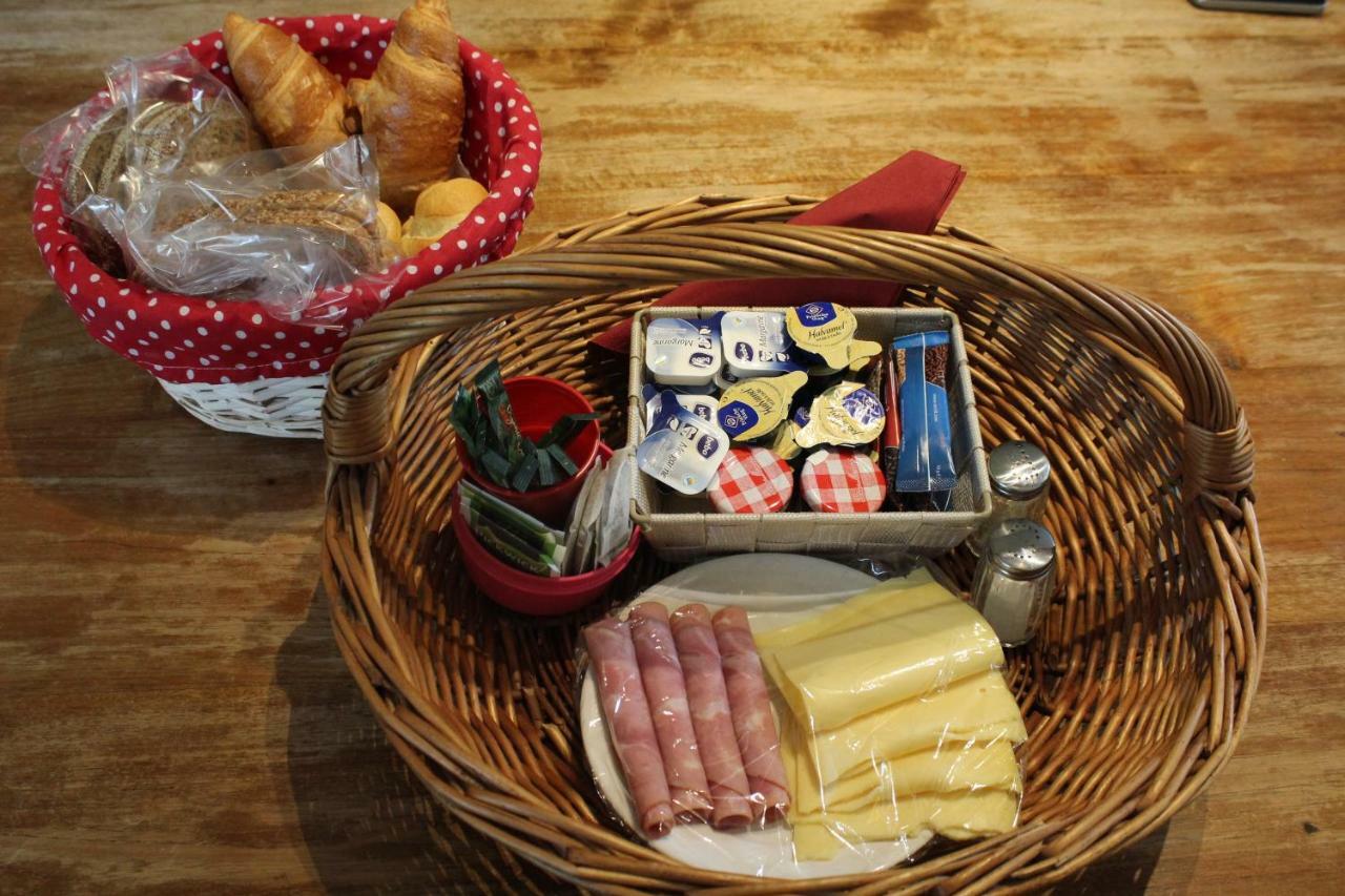 Hofgalow Chalet Op Camping "De Stal" Drijber Kültér fotó